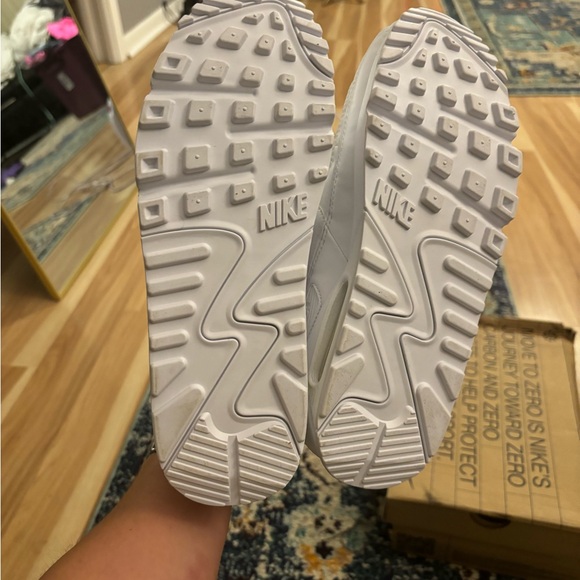 Nike Women’s Air Max 90 Sneakers in White Sizes 8.5 & 9 NWT - Picture 15 of 16